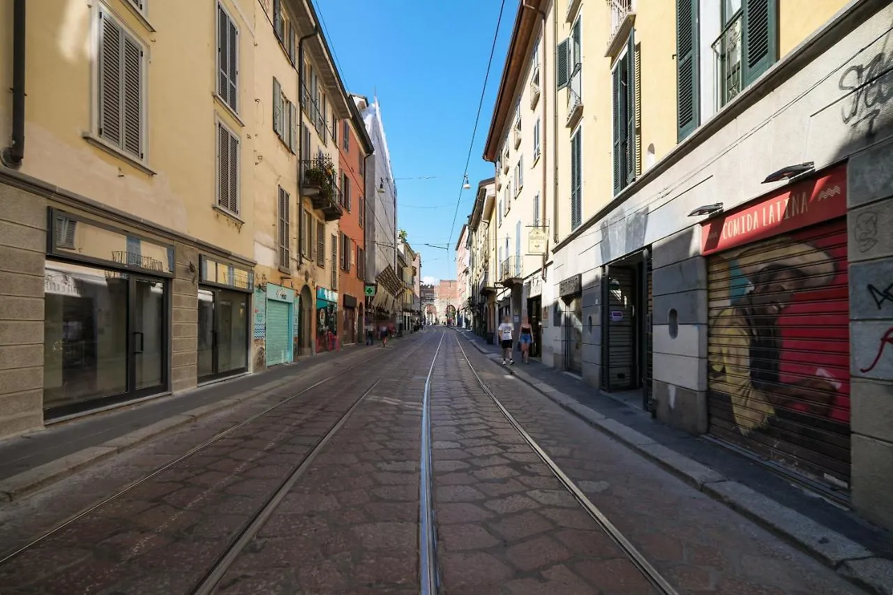 Apartamento Primopiano - Colonne 67 Milán 0*,  Italia